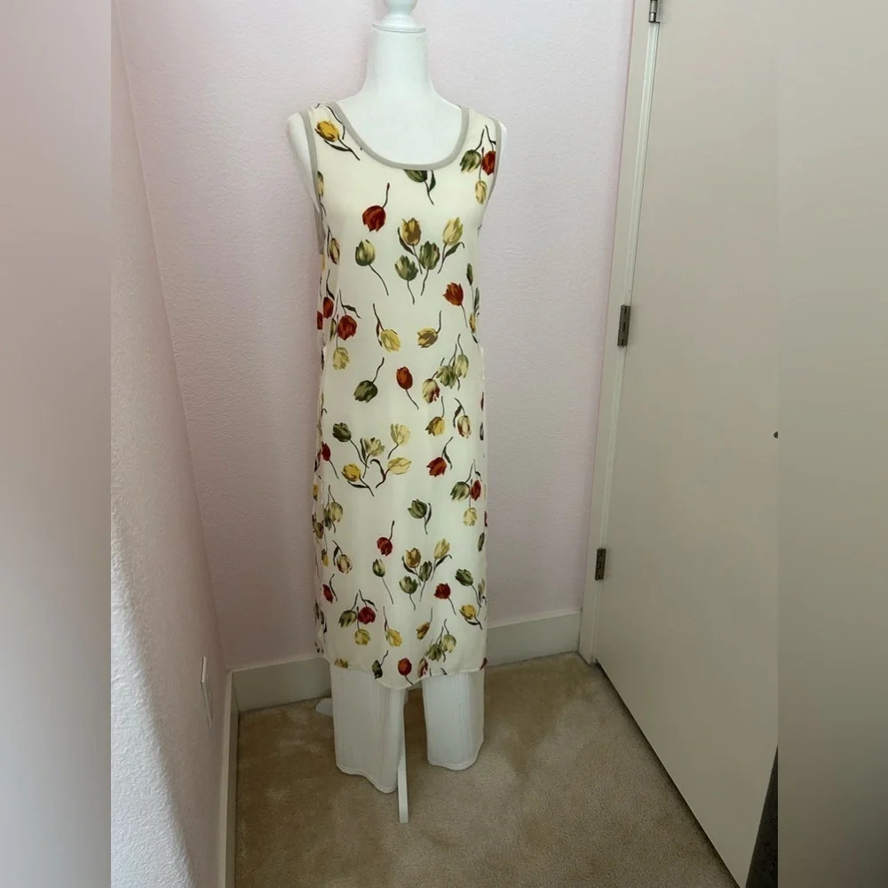 Set - 100% silk floral sleeveless dress wide leg white pants size S